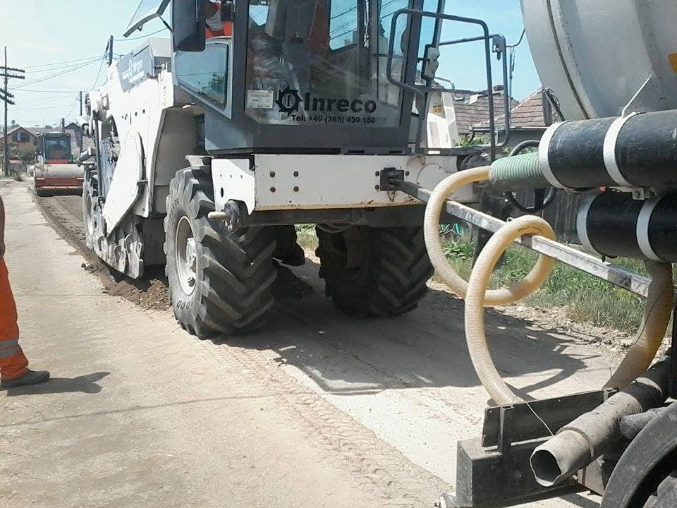 Reciclator de sol alimentat din autocisternă în timpul stabilizării